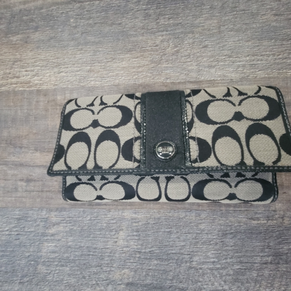 Coach Totes w/ Matching Accessories - Picture 14 of 16